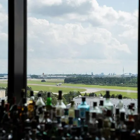 Airport Plaza Hamburg Hotel 4*