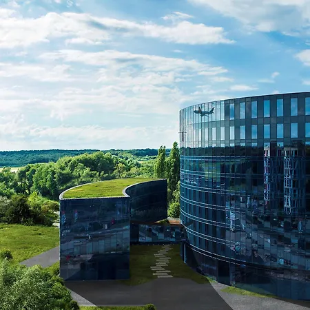 Airport Plaza Hamburg Otel 4*