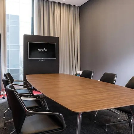 Airport Plaza Hamburg מלון 4*