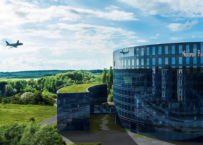 Airport Plaza Hamburg Hotel 4*